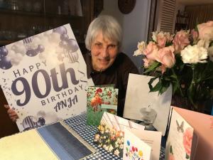 On Friday the thirteenth Anja celebrated her 90th birthday with her family and friends.